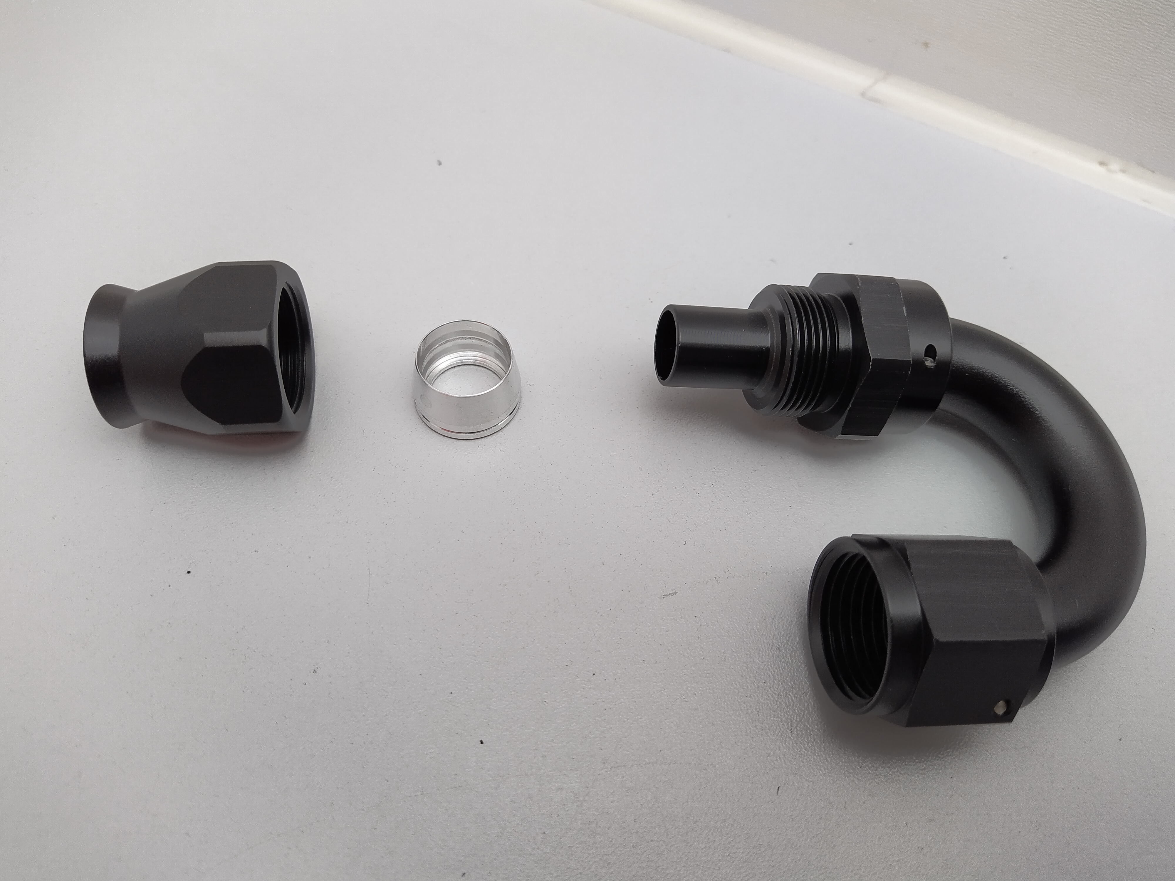 PTFE Alu-Fitting schwarz AN10 Dash 10 180°